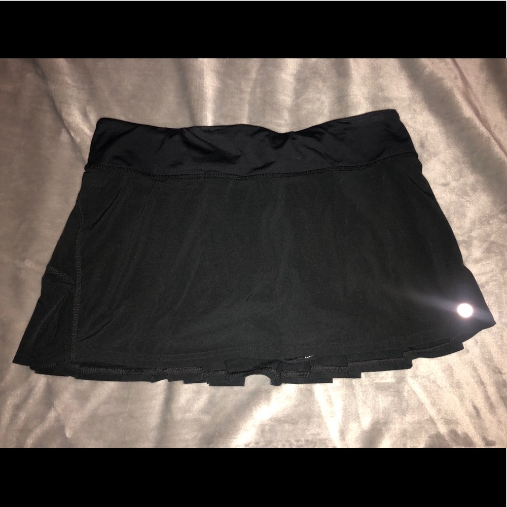 Lululemon black skirt!! Size 8